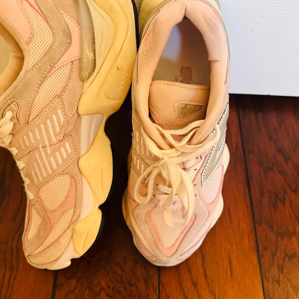 New Balance Women's pink Sneakers Women’s 10 Pink Sand 9060 excellent condition - Picture 4 of 9